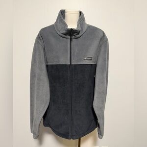 Columbia Men’s Two-Tone Gray Fleece Jacket